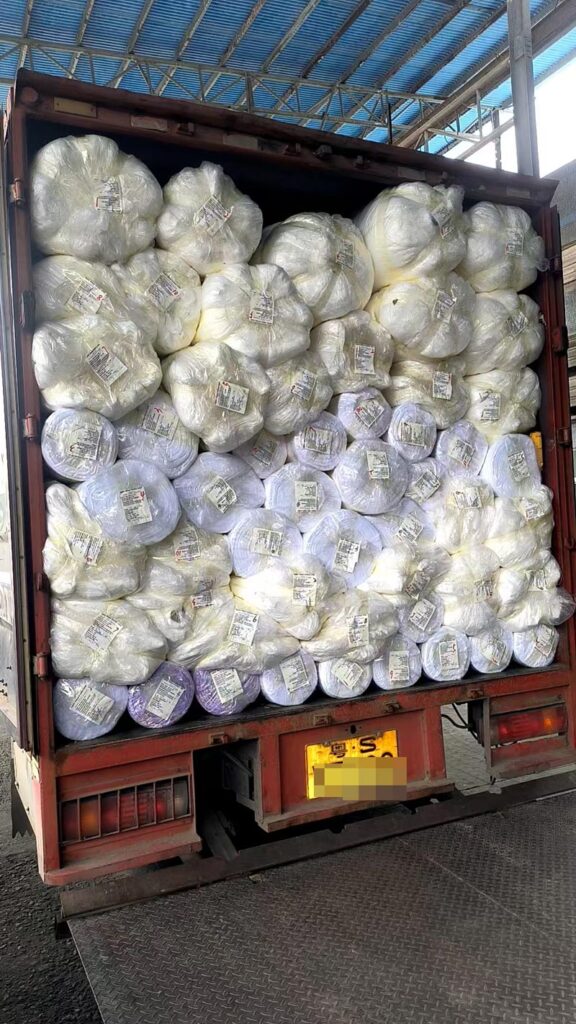 Export Cargo Update Fabric Loaded for Vietnam via Shenzhen Bonded Warehouse Export Cargo Update Fabric Loaded for Vietnam via Shenzhen Bonded Warehouse